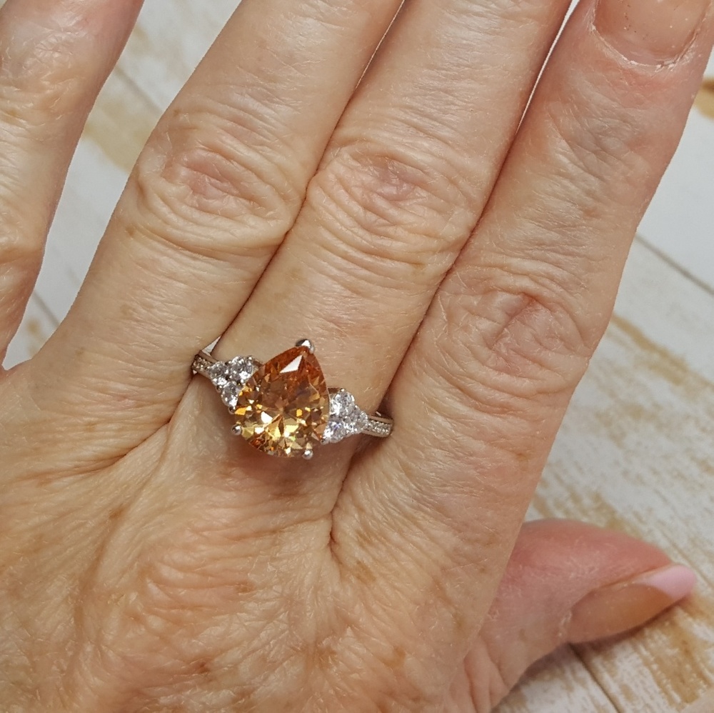 Champagne Cubic Zirconia - Picture 8 of 8